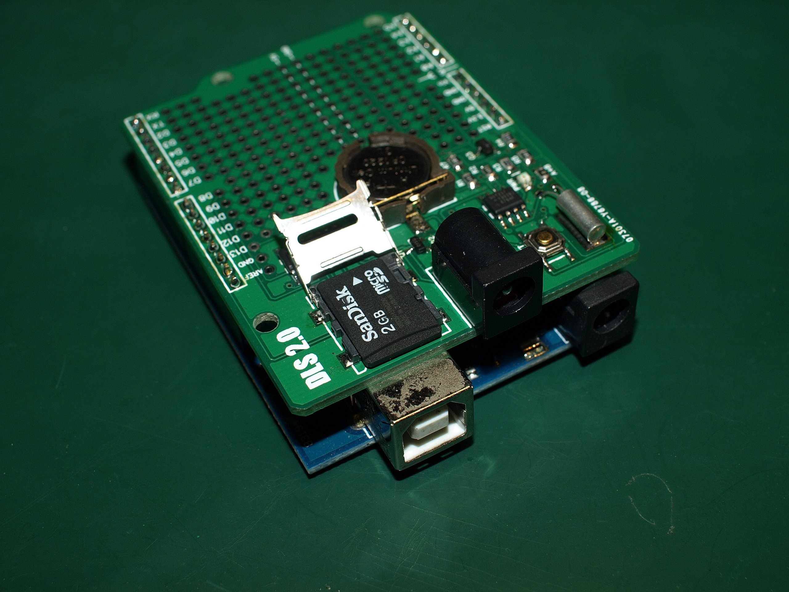 Extreme low power data logging shield for Arduino from Dead_Bug